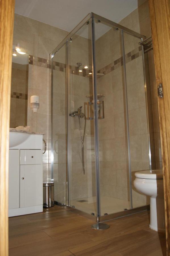 Apartamentos Camin De Pelayo Las Rozas Exteriör bild