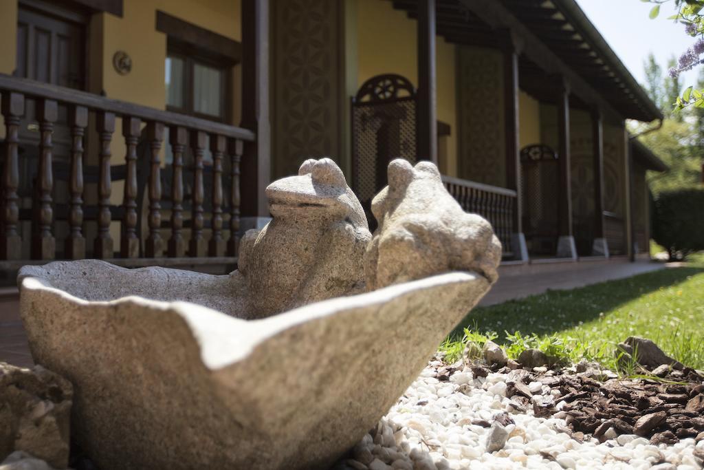 Apartamentos Camin De Pelayo Las Rozas Exteriör bild