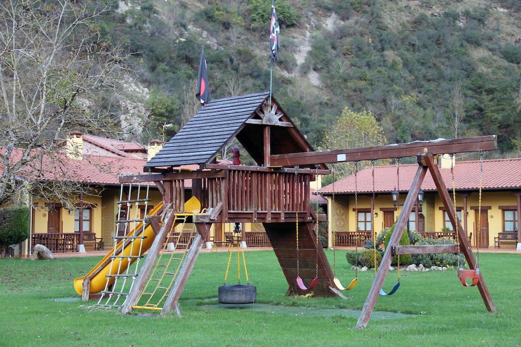 Apartamentos Camin De Pelayo Las Rozas Exteriör bild